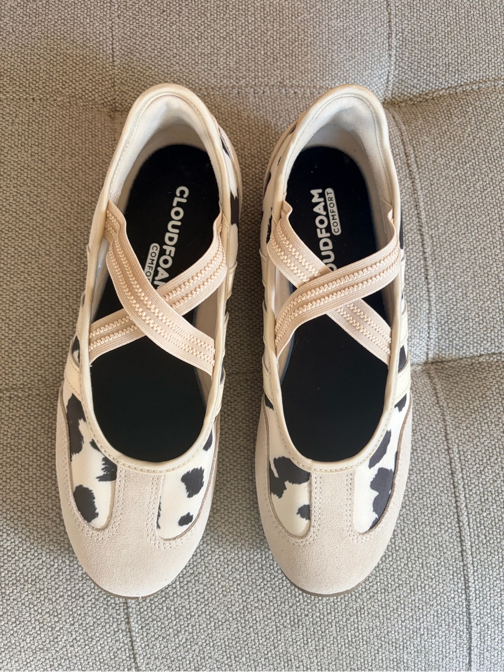 adidas Barreda Womenโs 10 Beige Black Cow Print sneakers Mary Jane Sneakerinas